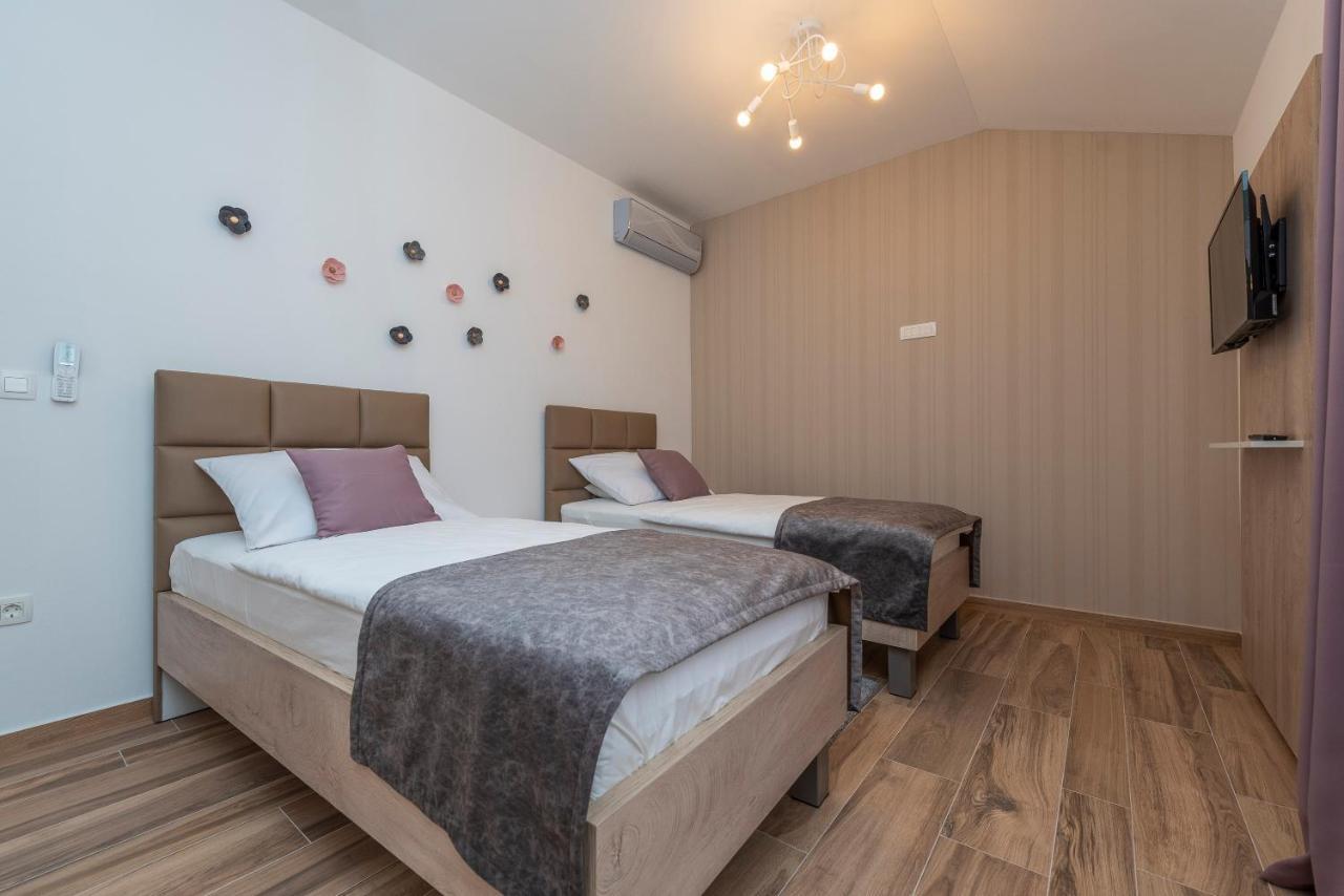 Luxury Apartments - La Vir 1 & 2 Esterno foto