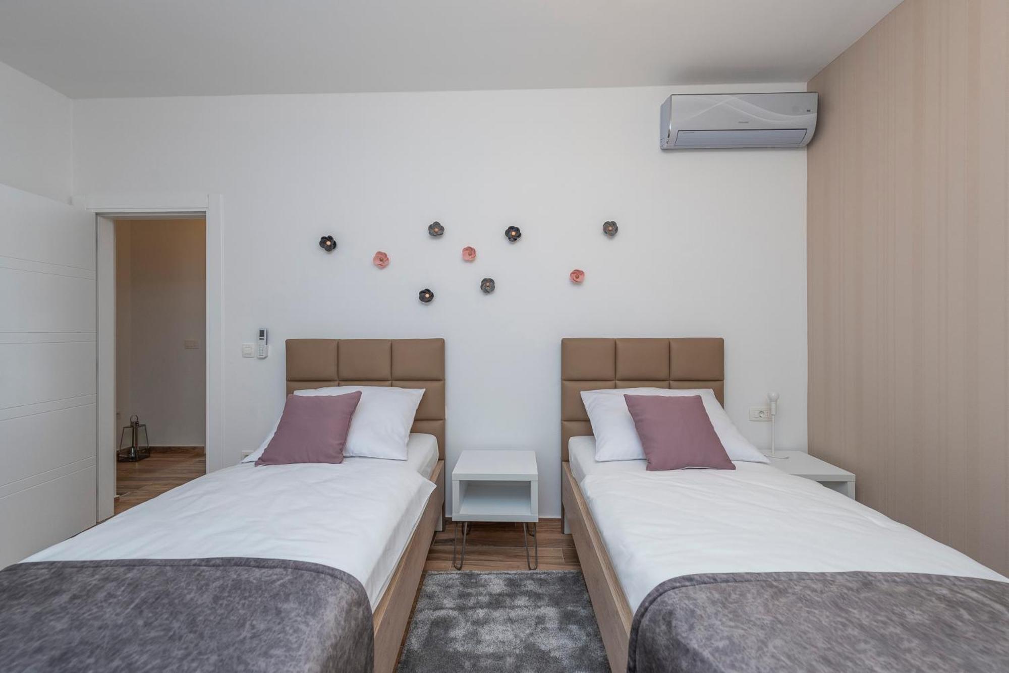 Luxury Apartments - La Vir 1 & 2 Esterno foto