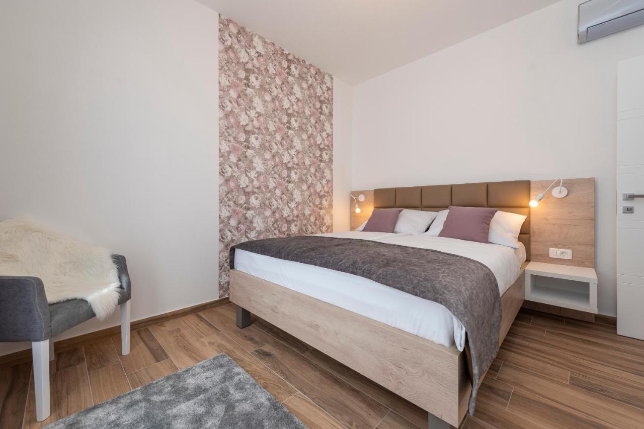 Luxury Apartments - La Vir 1 & 2 Esterno foto