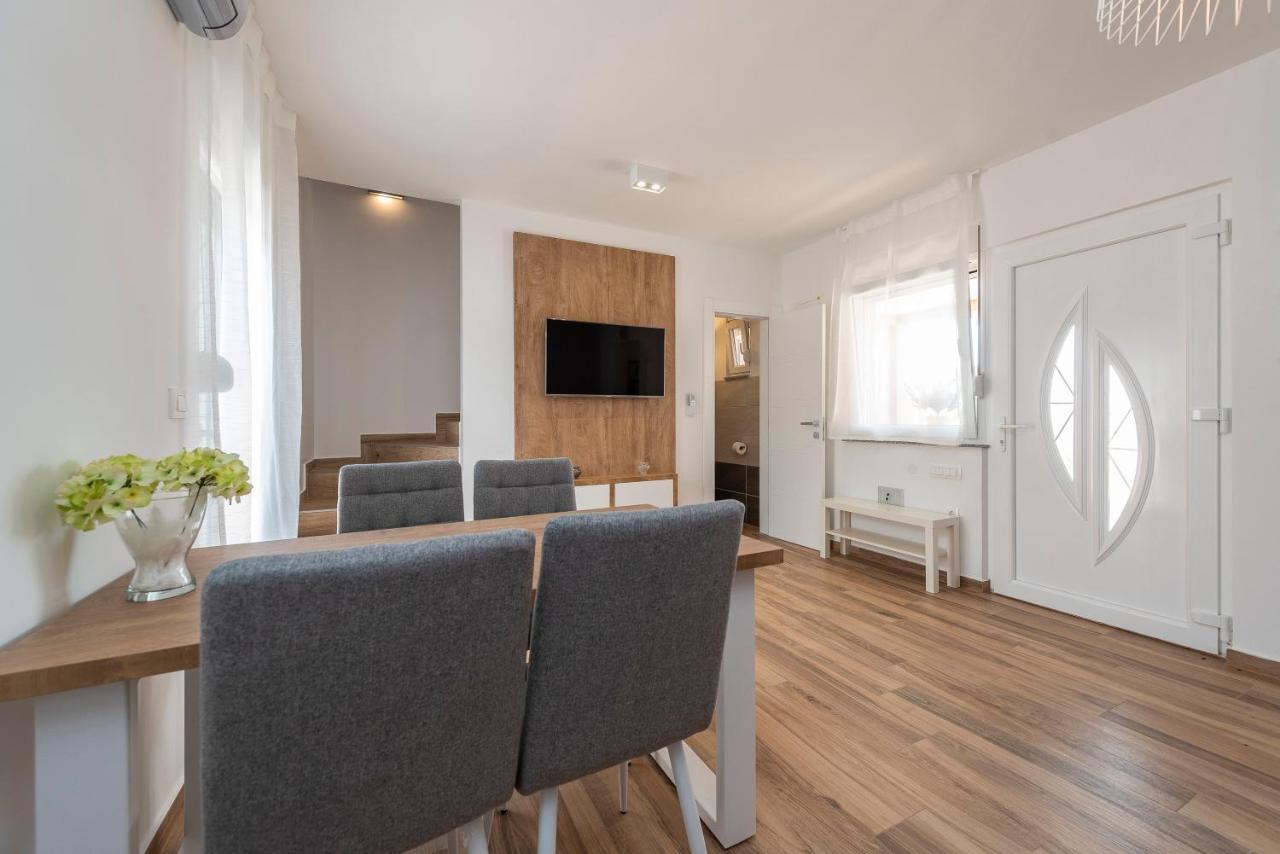 Luxury Apartments - La Vir 1 & 2 Esterno foto